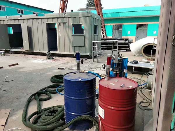 住人集装箱保温材料聚氨酯喷涂填充怎么样(图1) 住人集装箱保温材料聚氨酯喷涂填充怎么样